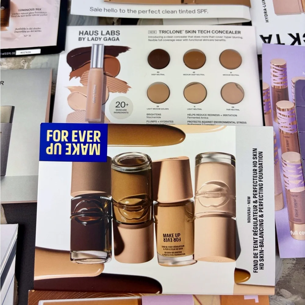 NIB Sephora Beauty Insider Foundation Sample & Primer 11 Piece Set.